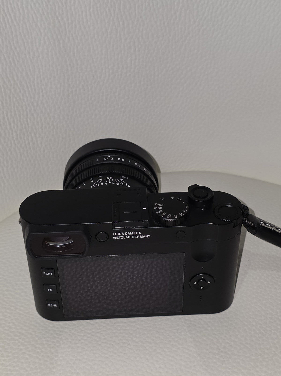 Leica Q2 47.3MP Digital Compact Camera - Black (19050) Mint Condition!