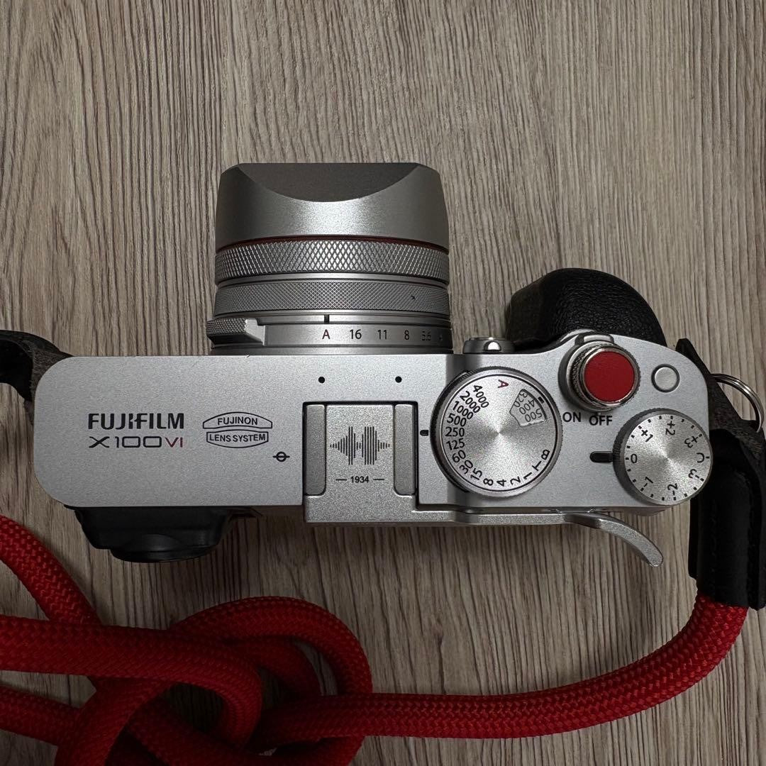 FUJIFILM X100VI Silver (with many luxurious bonuses)