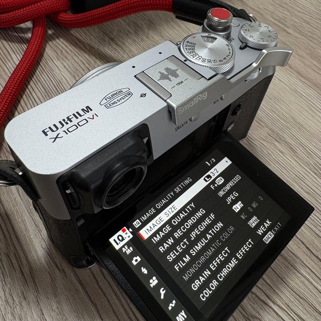 FUJIFILM X100VI Silver (with many luxurious bonuses)