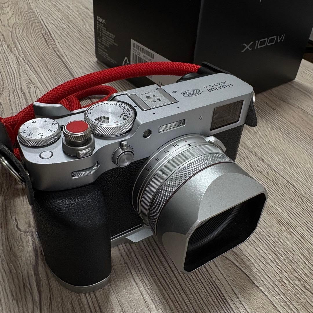 FUJIFILM X100VI Silver (with many luxurious bonuses)
