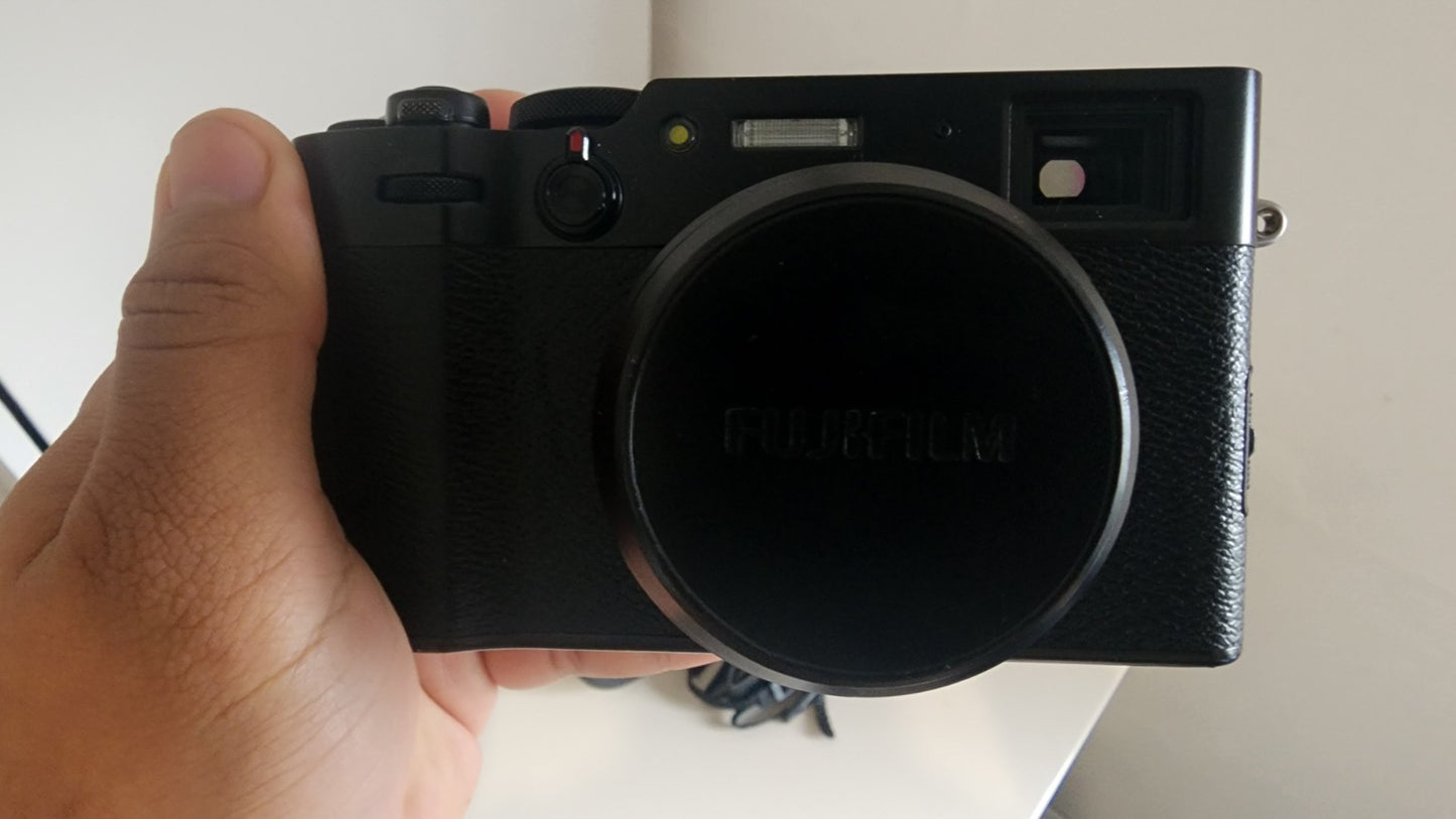 Fujifilm X100V 26.1MP X-Trans APS-C Sensor compact Digital Camera - Black