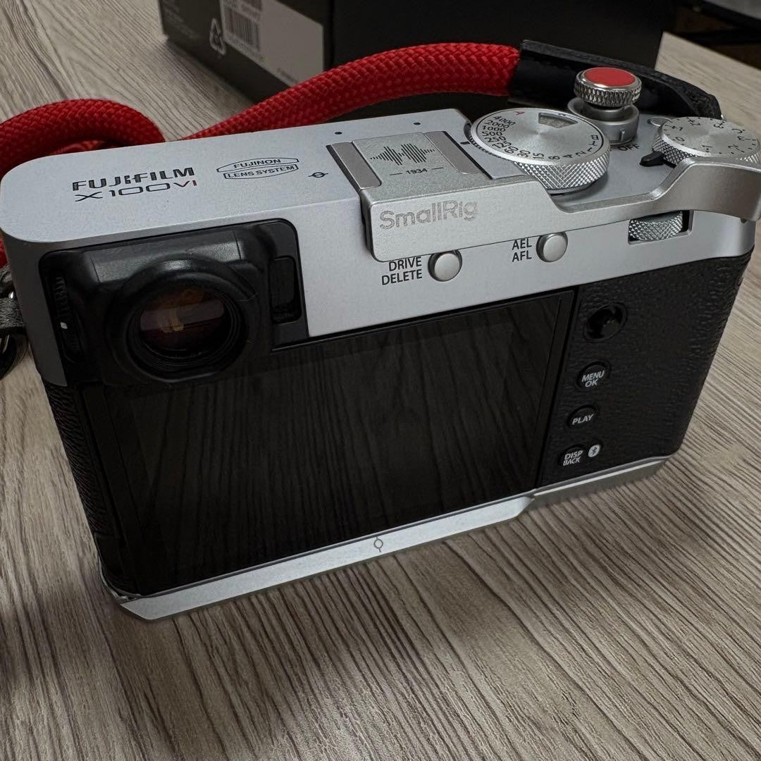 FUJIFILM X100VI Silver (with many luxurious bonuses)