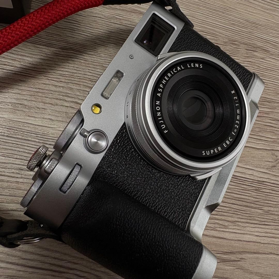 FUJIFILM X100VI Silver (with many luxurious bonuses)