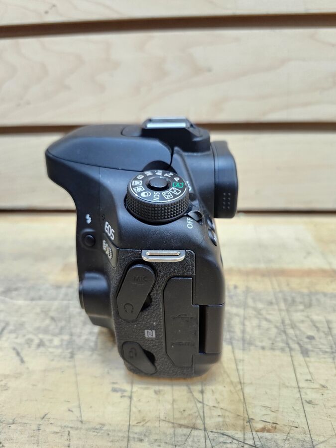 Canon EOS 80D with Canon Zoom Lens 18-55mm + 55-250mm + Accessories