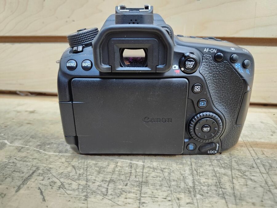 Canon EOS 80D with Canon Zoom Lens 18-55mm + 55-250mm + Accessories